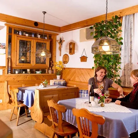 Fruhstuckspension Zur Blauen Traube Penzion Yspertal