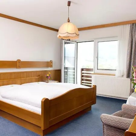 Fruhstuckspension Zur Blauen Traube Penzion Yspertal